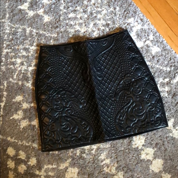 H&M Dresses & Skirts - H&M black leather patterned skirt